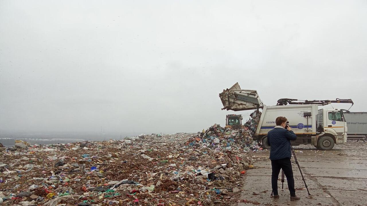 Экоактивисты побывали на мусорном полигоне