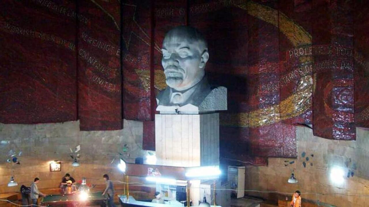 В разных странах мира сегодня сохранилось 8 тысяч памятников Ленину
