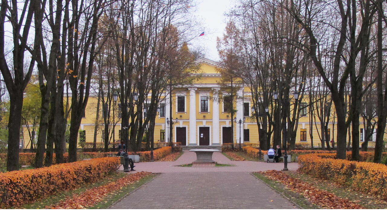 Администрация Ленинградской области меняет прописку на Гатчину