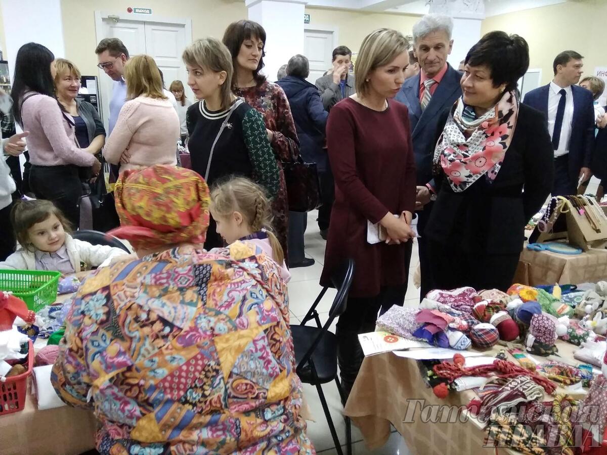 День народного единства в многонациональной Гатчине - Гатчинская правда