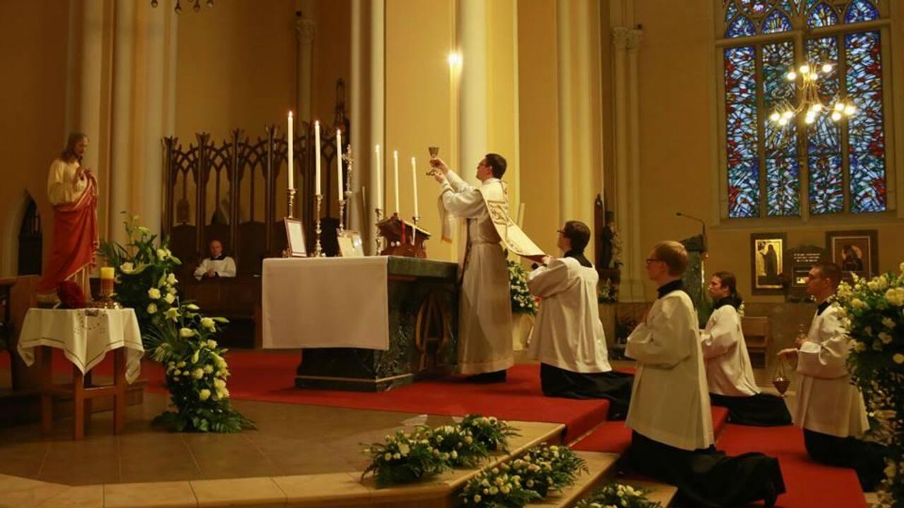 Католиков Гатчины познакомят с сокровищами литургической традиции