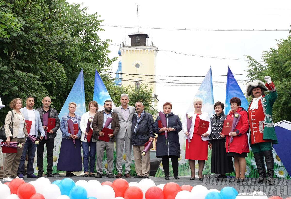 В Гатчине отметили День торговли - Гатчинская правда