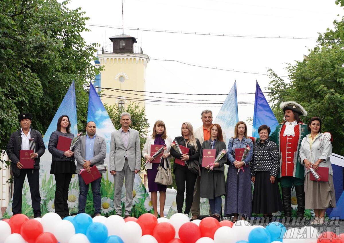 В Гатчине отметили День торговли - Гатчинская правда