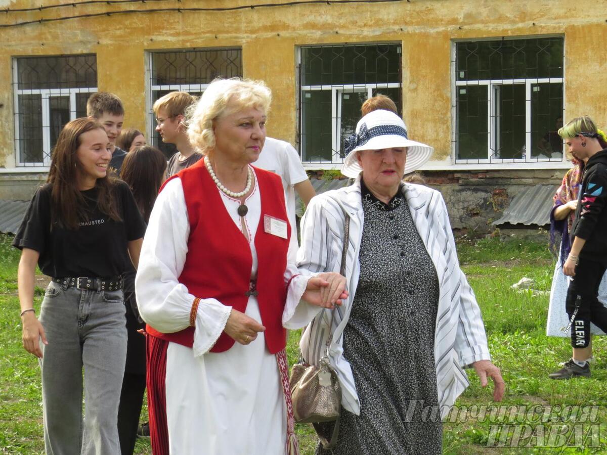 Хоровод мира в Гатчине: главное — не разомкнуть круг! - Гатчинская правда