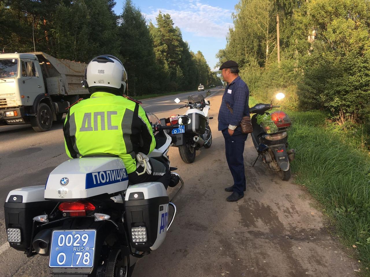 Мото-полицейские – против мотоциклистов-нарушителей