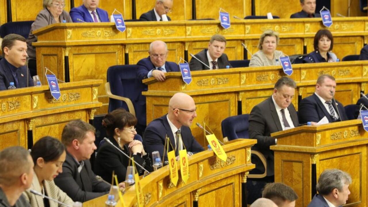 В областном парламенте сформировали депутатские комиссии