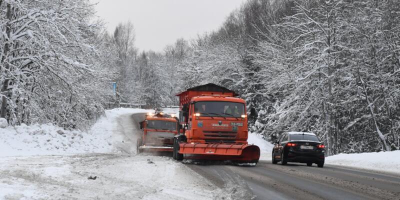 Дорожники области встречают первый снегопад