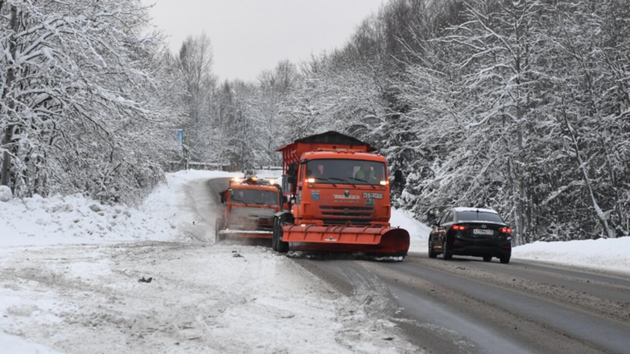 Дорожники области встречают первый снегопад