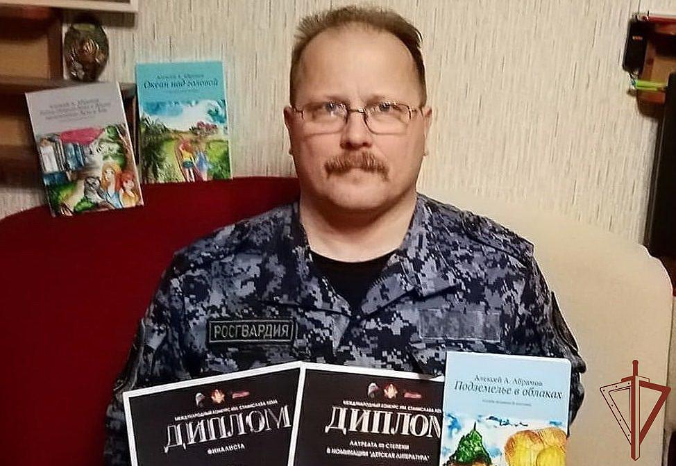 Уроженец Гатчины Алексей Абрамов — в тройке лучших фантастов мира