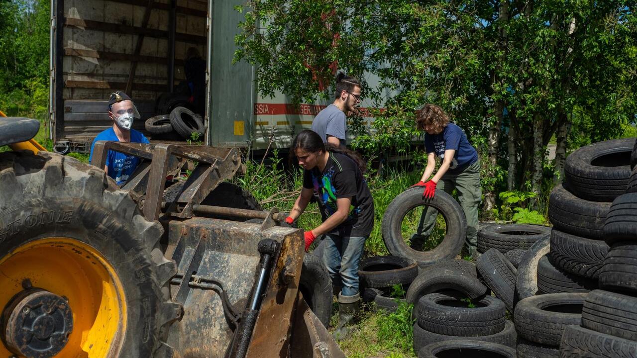 Эковолонтёры убрали 255 тонн бесхозных покрышек с нелегальных свалок