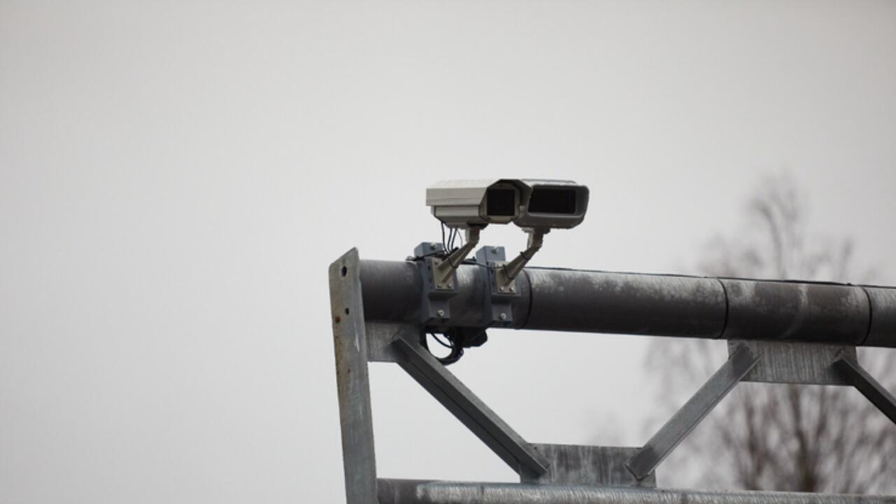 В Гатчине и Пудомягах включили новые дорожные камеры