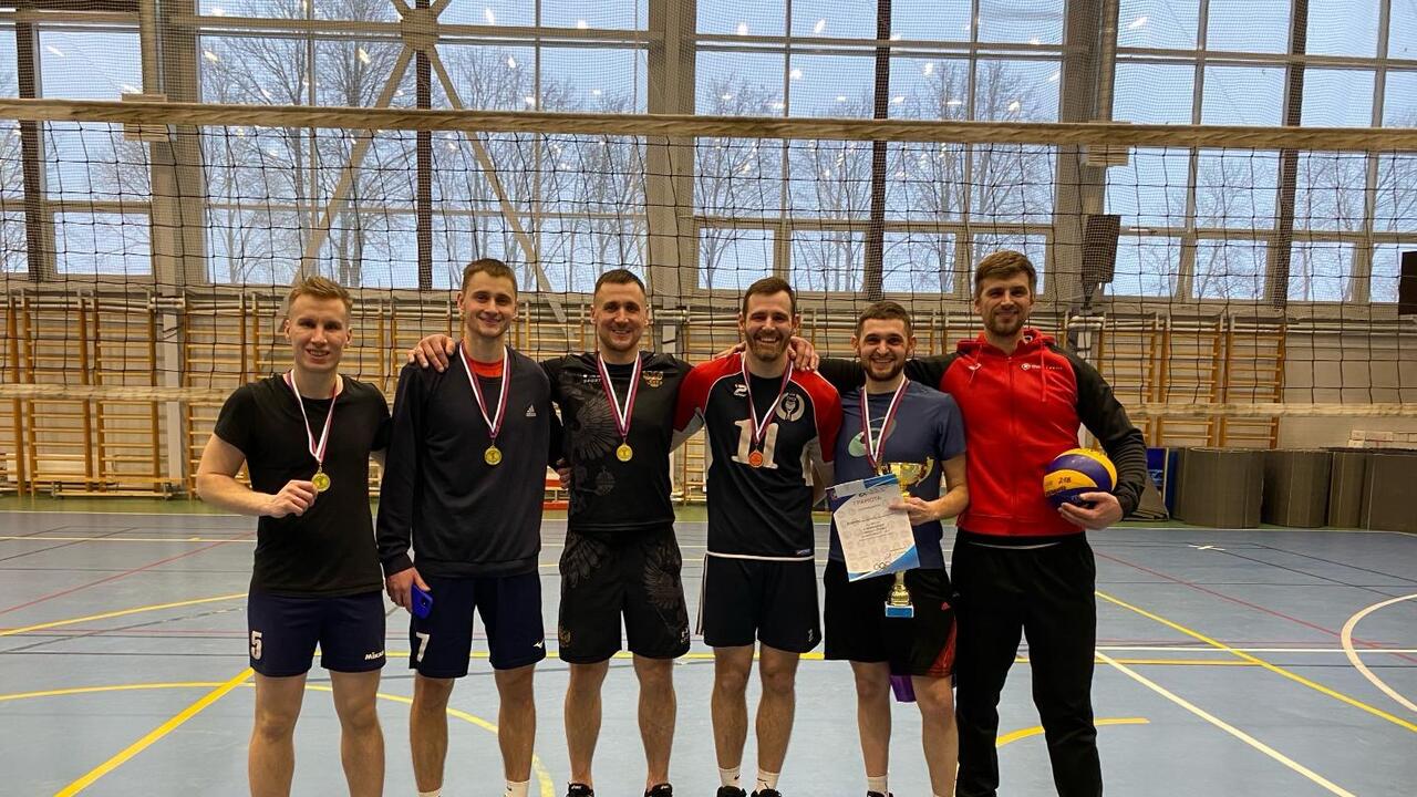 Победили – волейболисты команды «Сиверская»
