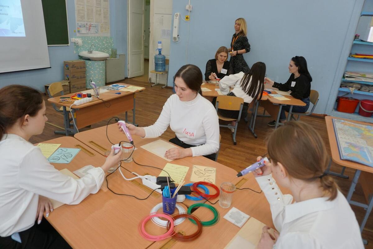 Стол находок в сосновом бору ленинградской области