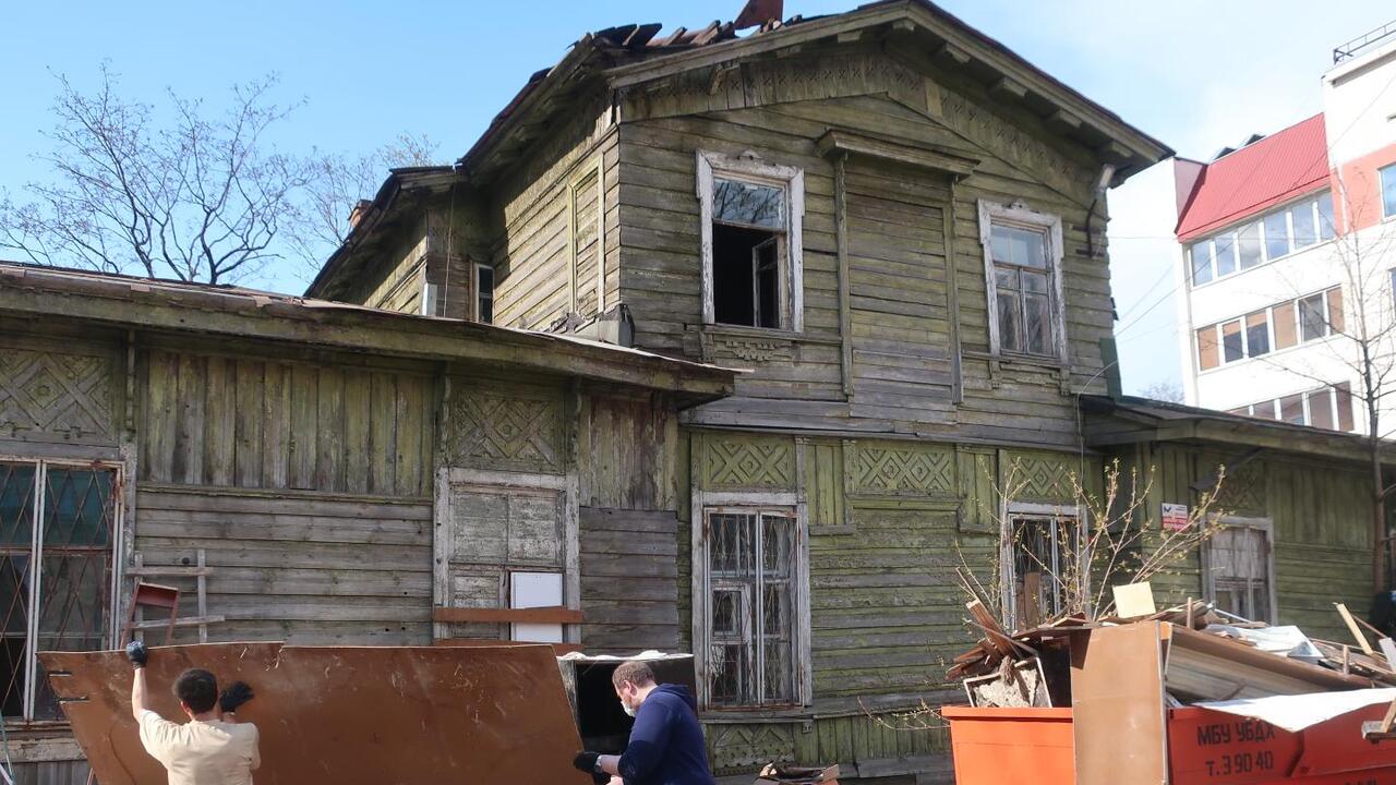 В Гатчине будущий Дом НКО освободился от хлама