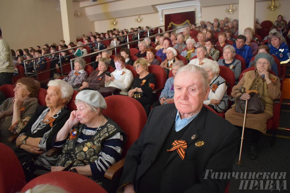 Гатчинских ветеранов поздравили с наступающим Днем Победы - Гатчинская  правда