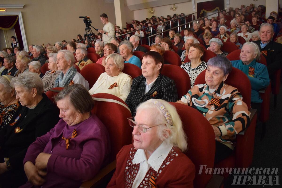 Гатчинских ветеранов поздравили с наступающим Днем Победы - Гатчинская  правда