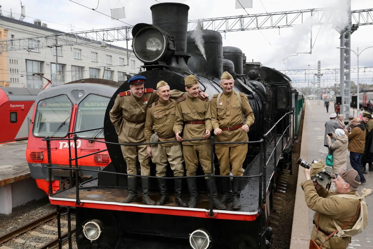 Художественная постановка с участием железнодорожной ретротехники была  представлена в Санкт-Петербурге - Гатчинская правда