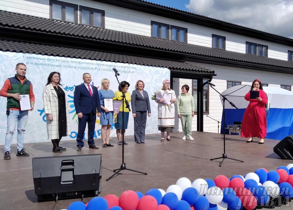 В Гатчинском районе закружился «Хоровод дружбы» | 07.06.2023 | Гатчина -  БезФормата