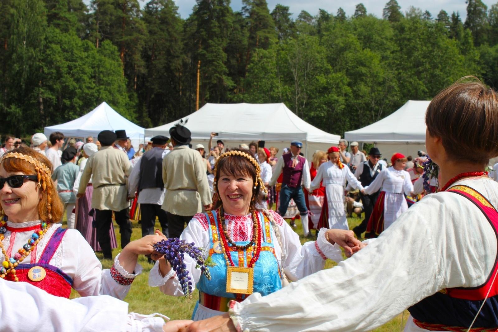 Праздник летнего солнцестояния у финов