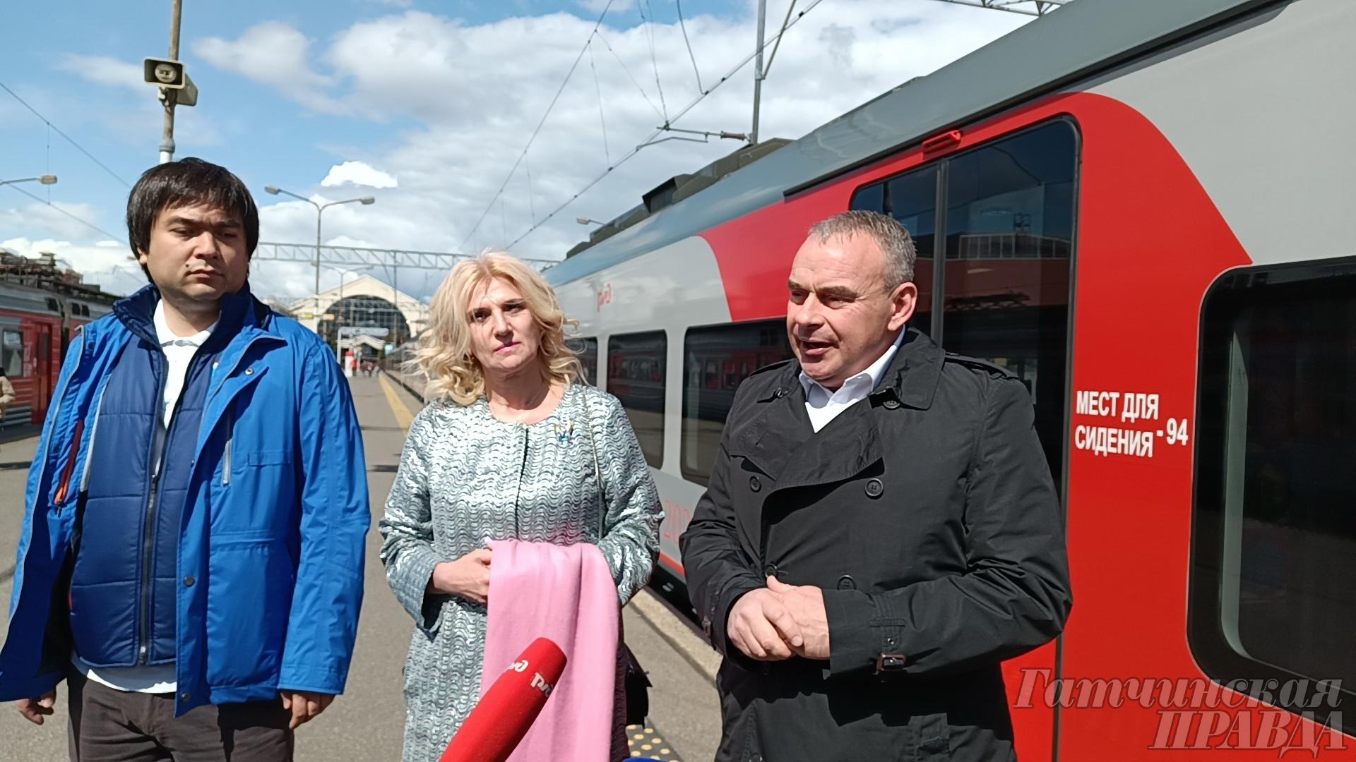 Балтийский вокзал санкт петербург татьянино расписание. Оформление электрички. Пушкинская Ласточка. Электричка Ласточка. Пушкин Ласточка.