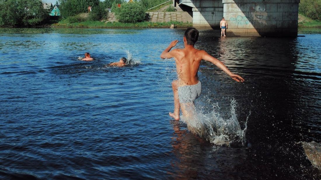 Вечернее купание в озере