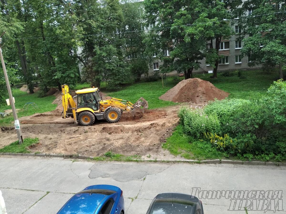 В Гатчине продолжается ремонт дворов - Гатчинская правда