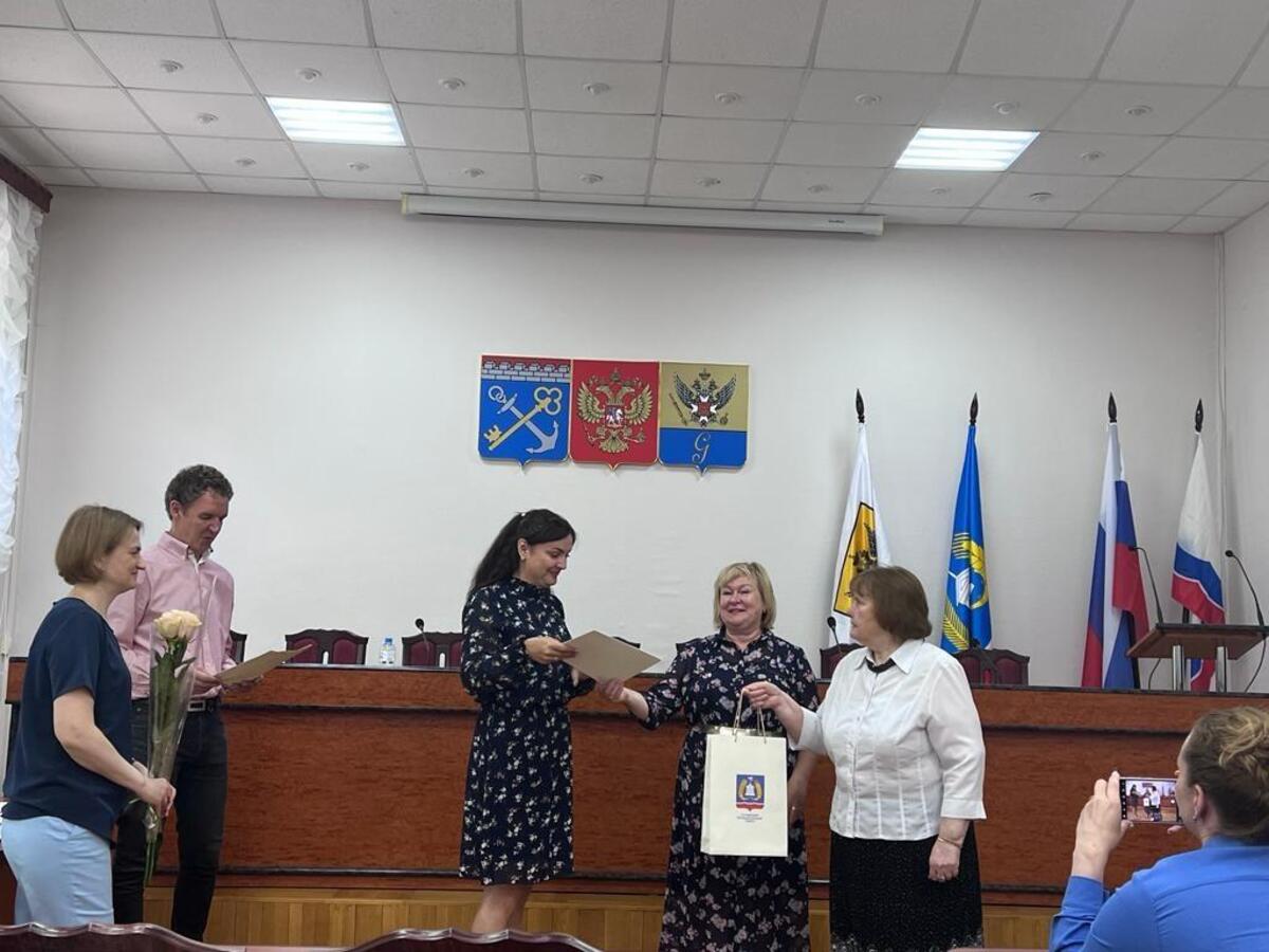 Самые инициативные гатчинцы получили награды | 04.07.2023 | Гатчина -  БезФормата