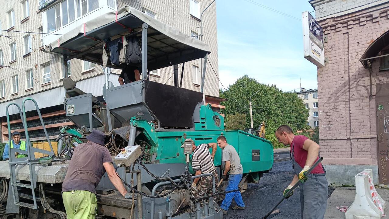 В Гатчине продолжается масштабный ремонт улиц и дворов