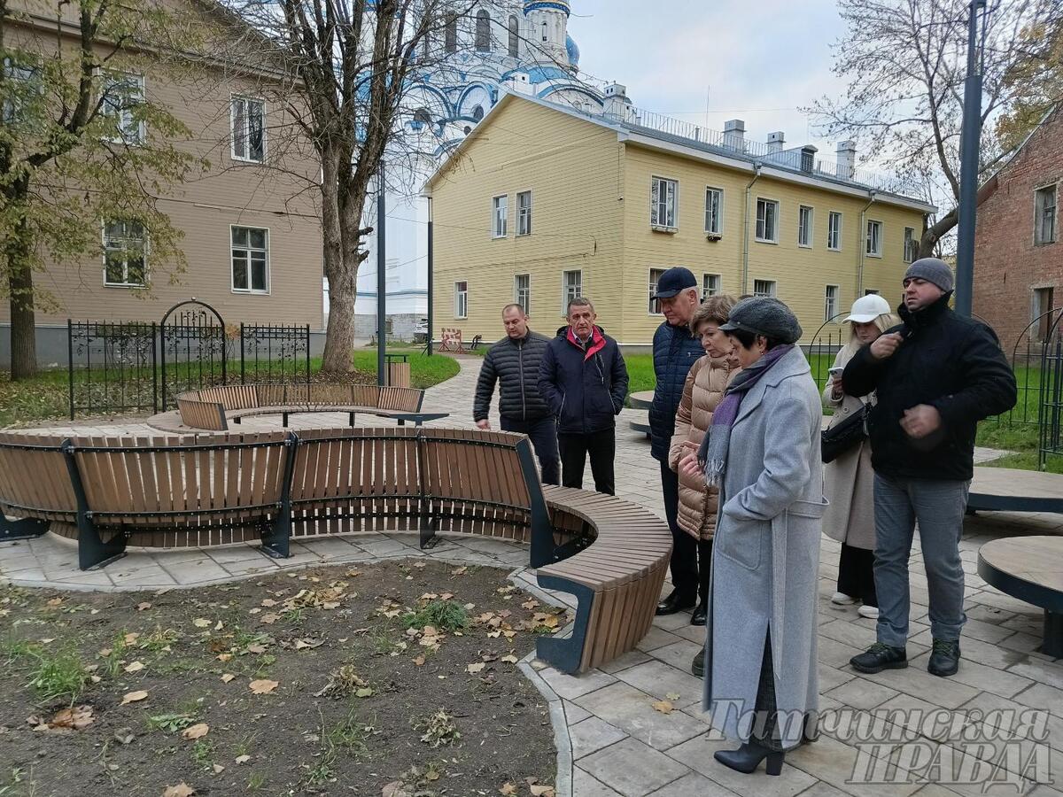 Стадион «Спартак» в Гатчине сдадут в этом году. 4-ю школу - в следующем -  Гатчинская правда