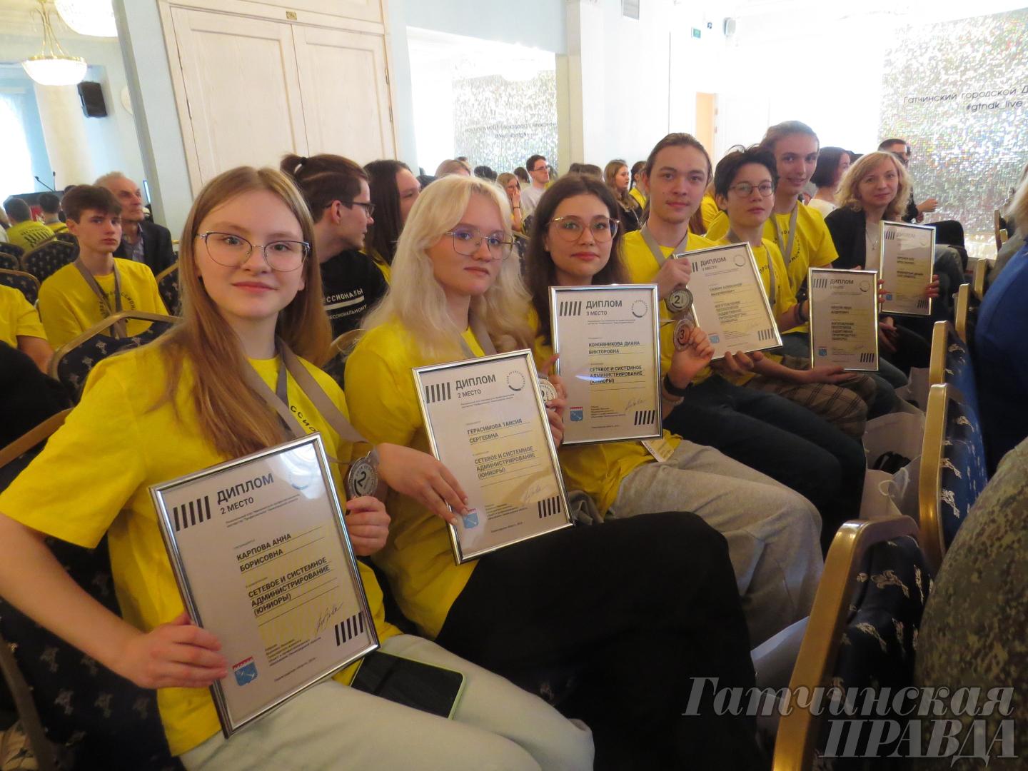 Молодёжь осваивает высокие технологии - Гатчинская правда