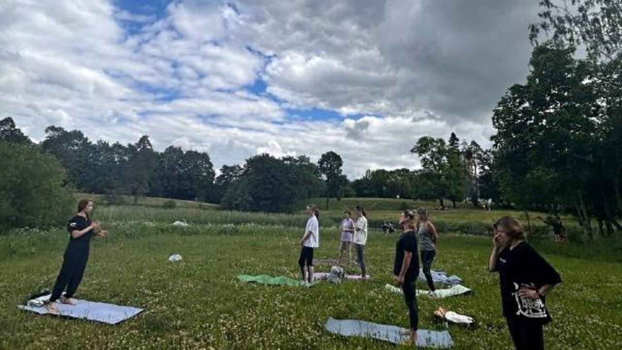 Бесплатные занятия по йоге – в Приоратском парке