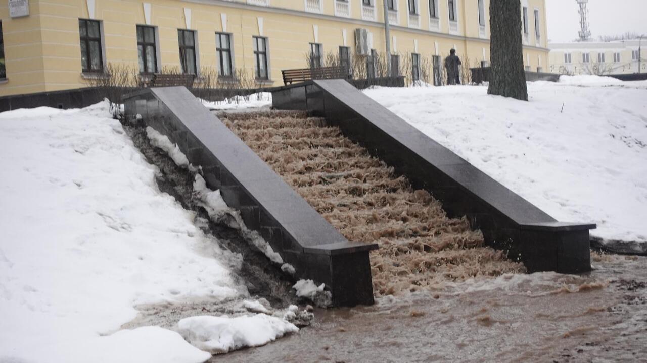 Водоснабжение в части Гатчины возобновится до 13 часов