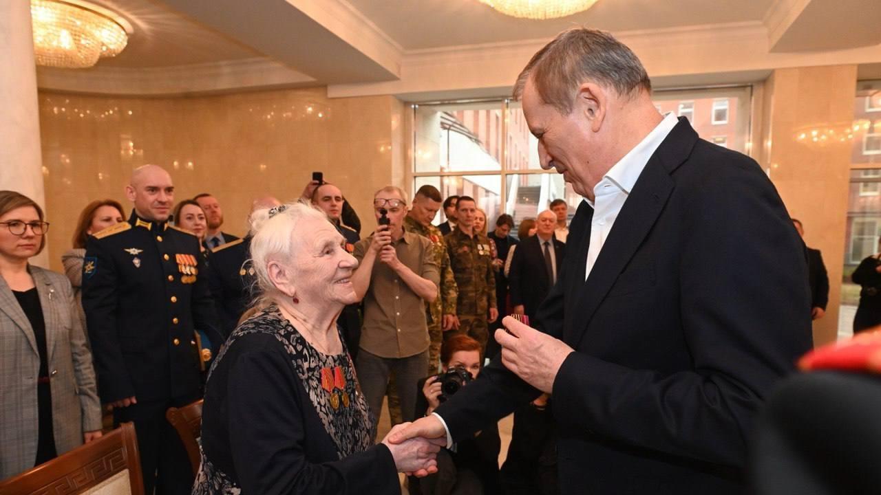 Ветеранам к 80-летю Победы — дополнительные выплаты от Ленобласти