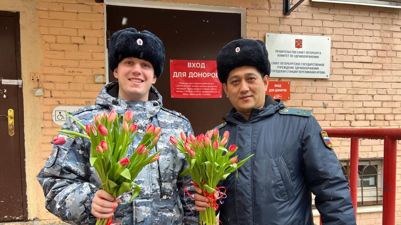 Судебные приставы Ленинградской области поддержали акцию «Вам, любимые!»