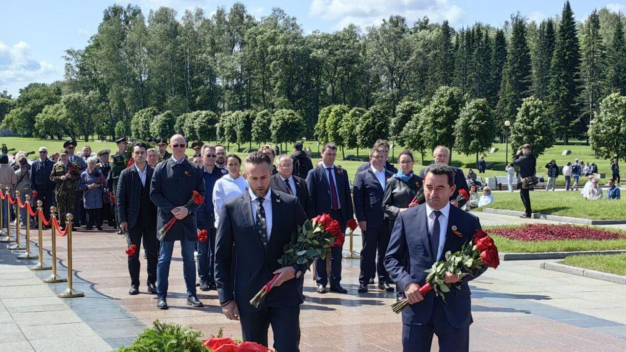 На Пискаревском кладбище состоялась торжественно-траурная церемония