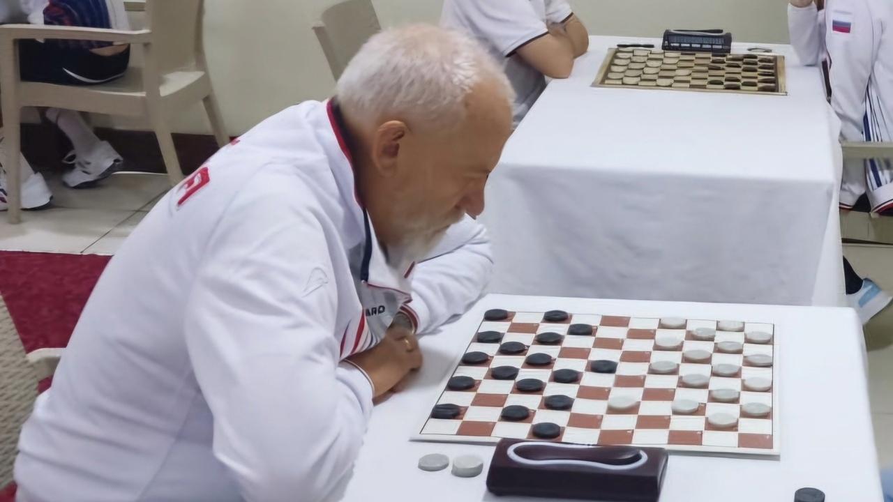 Шашист из Гатчины стал чемпионом мира