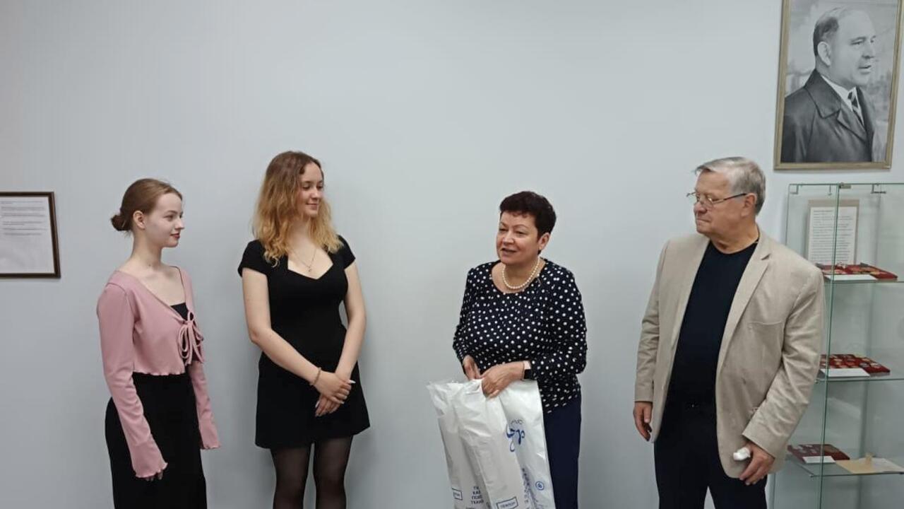 Премия имени Героя Советского Союза Георгия Коваленко –для лучших выпускников Вырицы