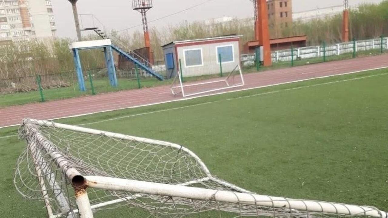 В Войсковицах на школьника упали ворота
