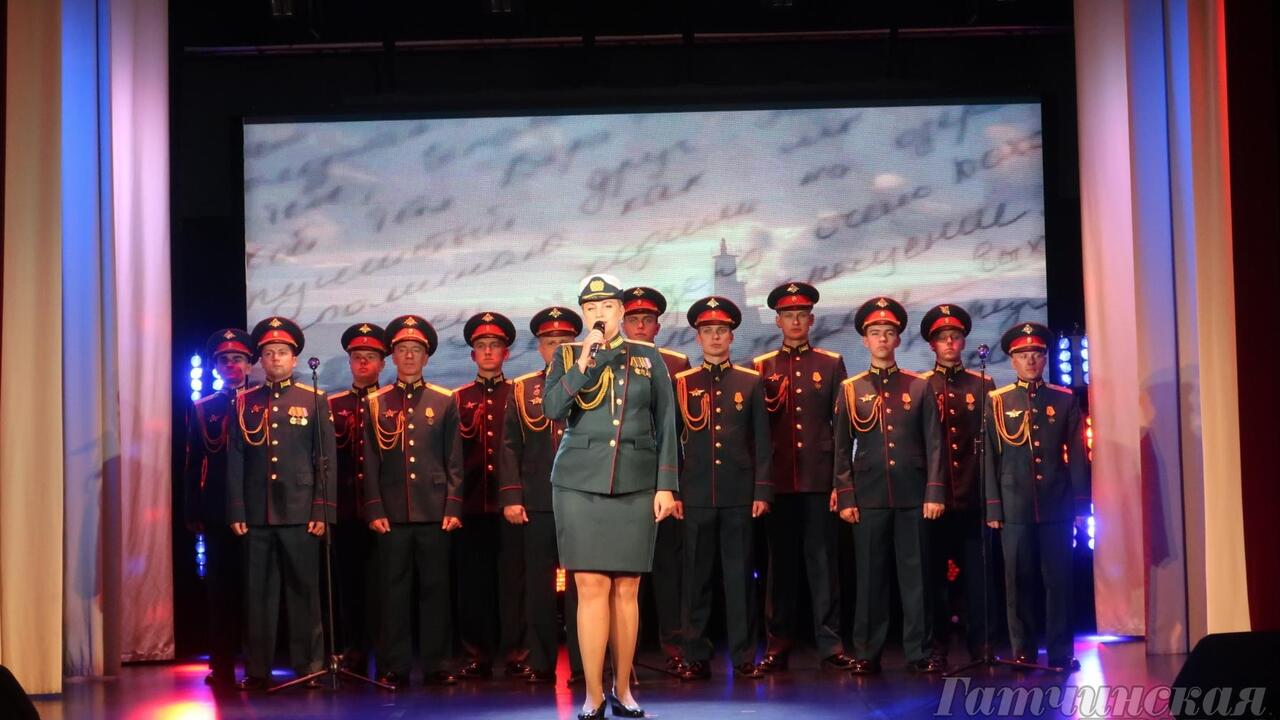 Герои нашего времени: в Гатчине открылся фестиваль «СВОя культура»