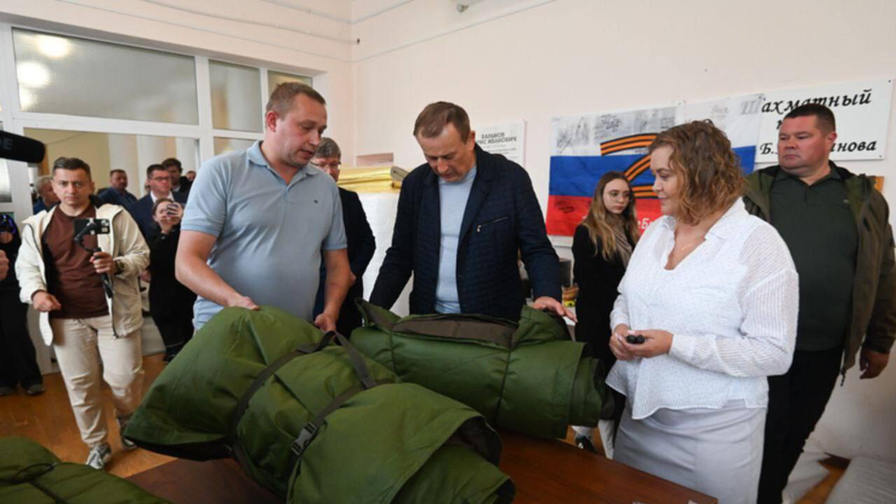 Ленобласть — фронту