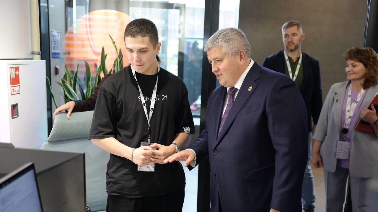 AI, компьютерное зрение и автономизация: в «Школе 21» в Великом Новгороде открылась лаборатория мирового уровня