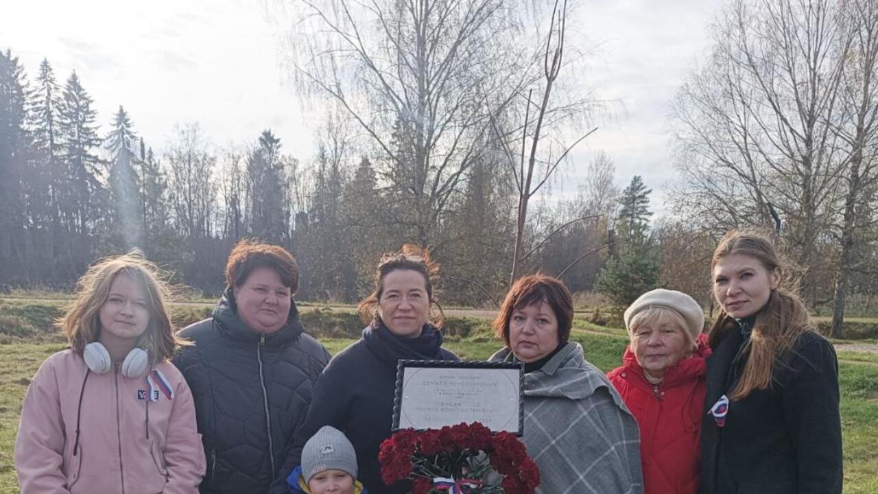 В Кобрино открыта Аллея Героев