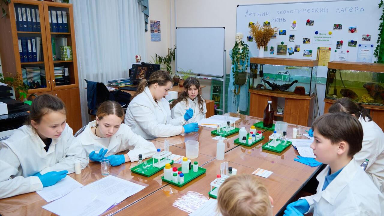 Почти полторы тысячи ленинградских школьников попробовали себя в разных профессиях