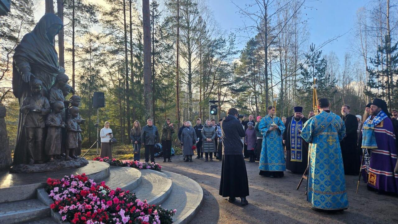 В Вырице установили скульптурную композицию детям-узникам фашизма