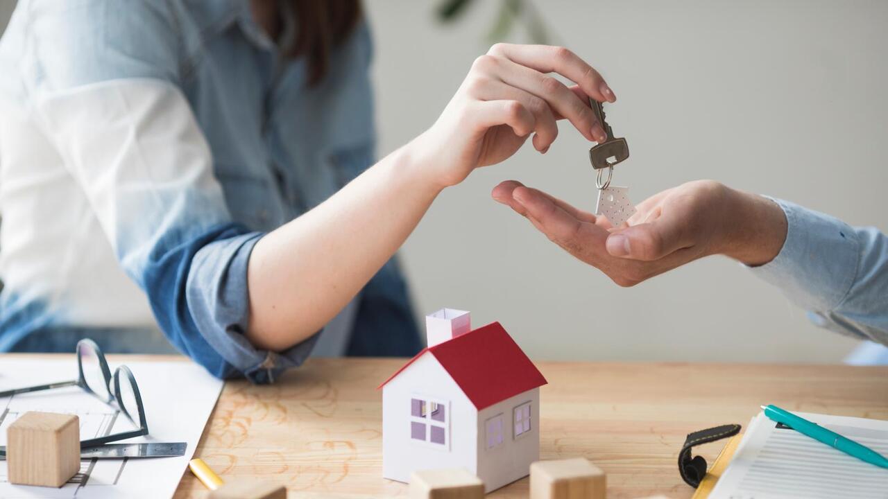 Как выделить доли детям в квартире