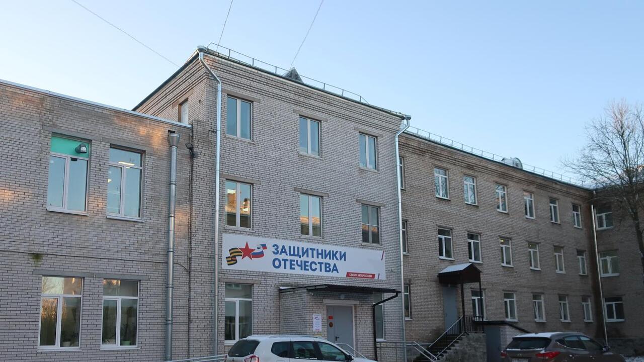 Военный прокурор провел прием граждан в филиале Государственного фонда «Защитники Отечества» в Гатчине