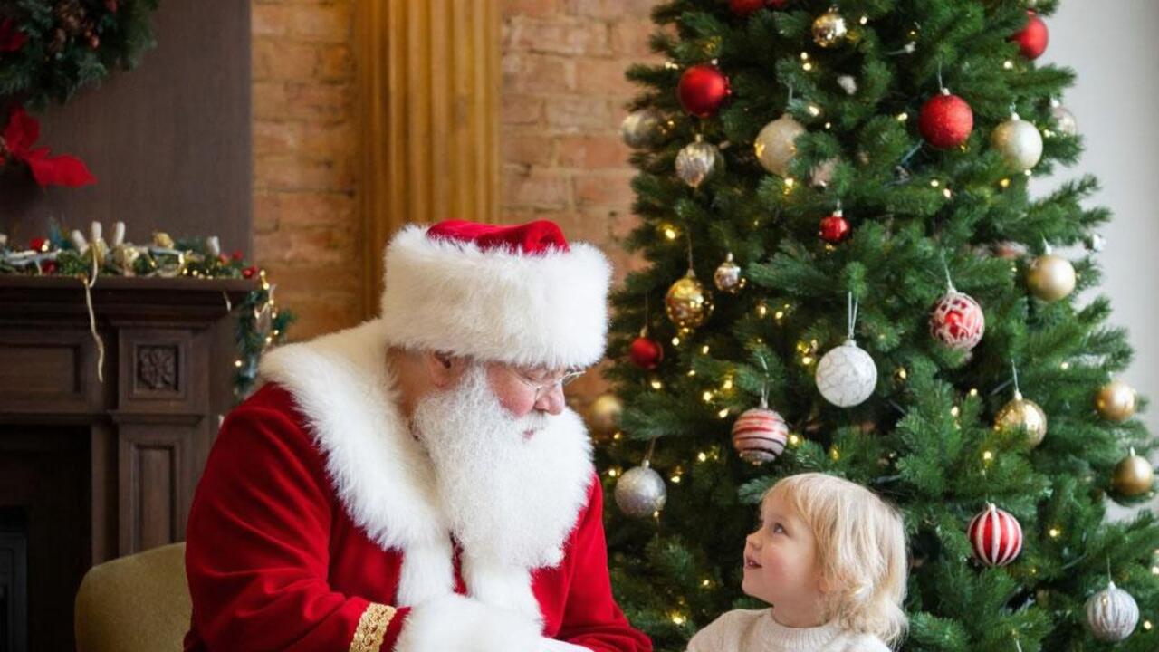 Почему вера в Деда Мороза важна для психологического здоровья ребёнка — мнение эксперта Пироговского университета