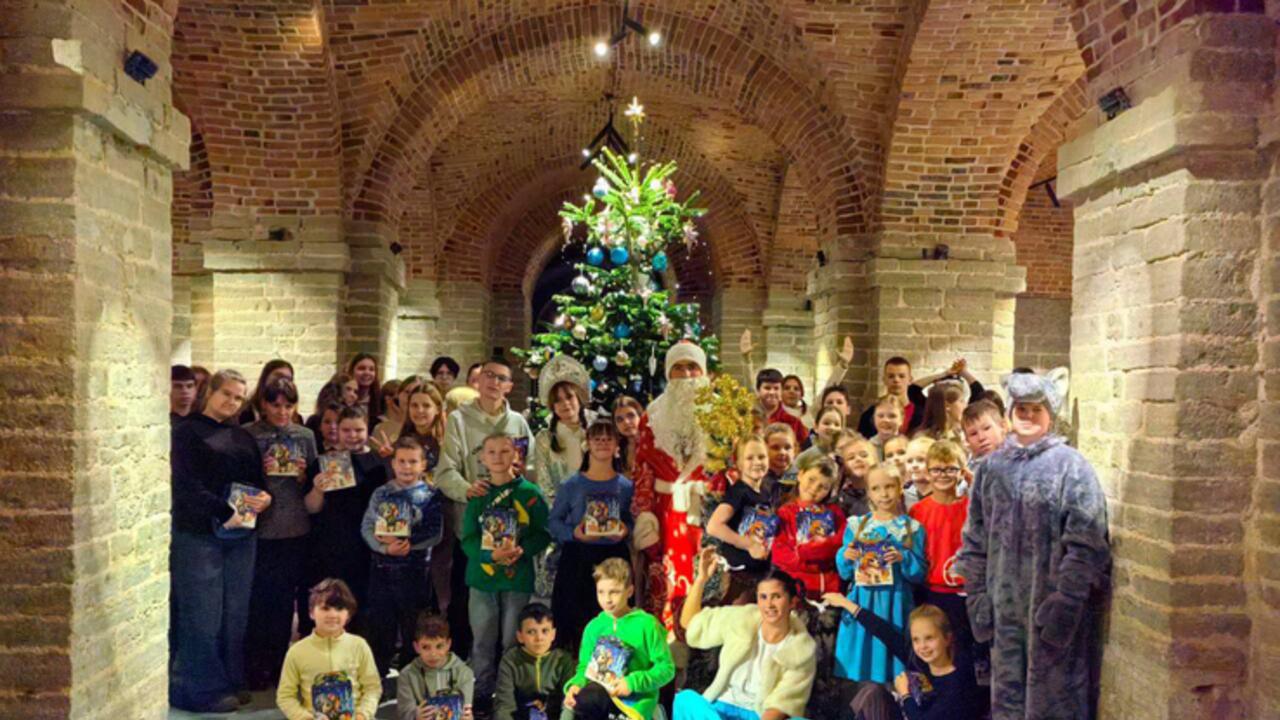 Для ленинградских детей стартовал проект «ДоброЕлки-47»