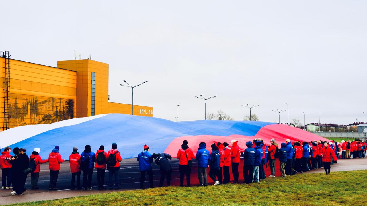 В Санкт-Петербурге прошел патриотический флешмоб в честь чемпионата «Профессионалы»