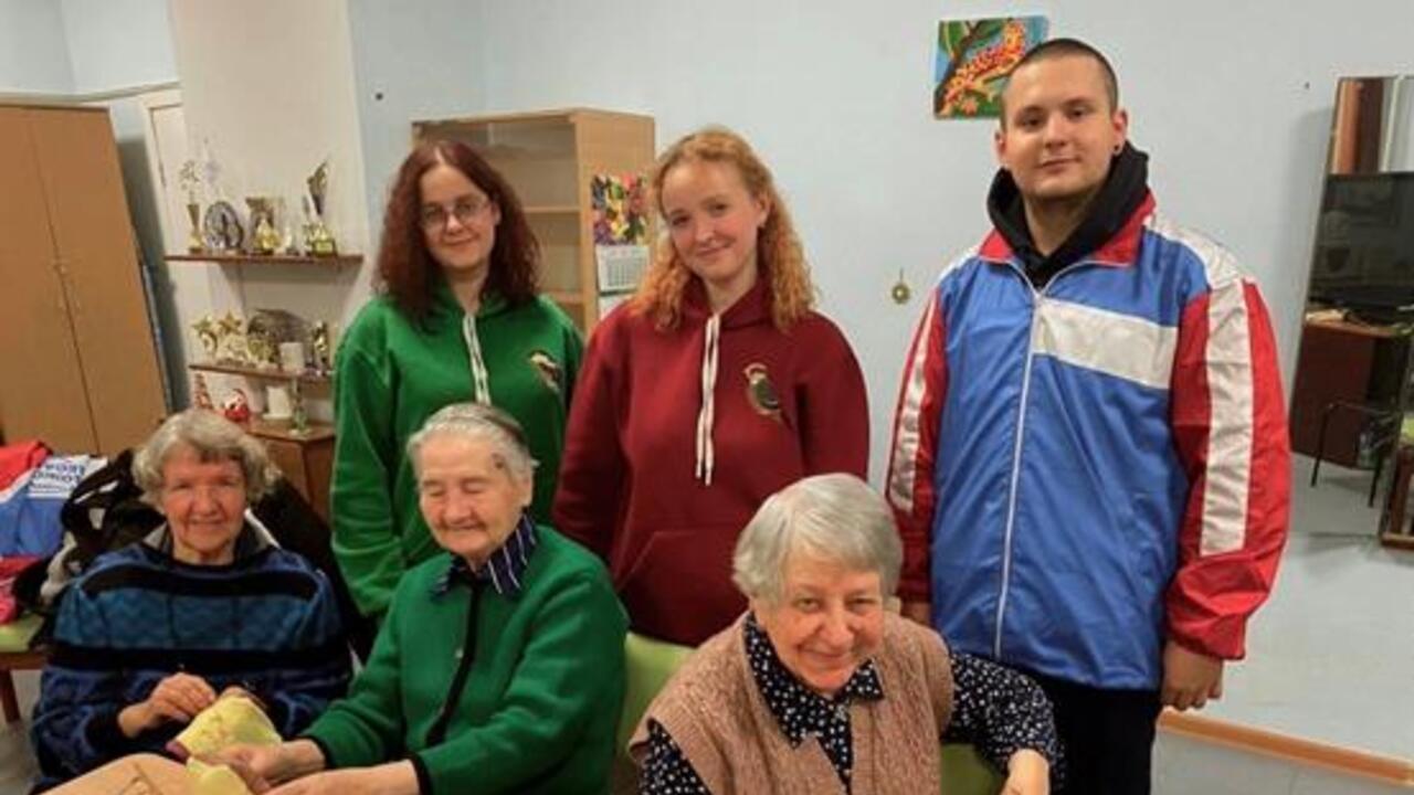 От швейных лоскутков — к нитям доброты: студенты Ленобласти провели волонтёрскую акцию «#КотЖизни»